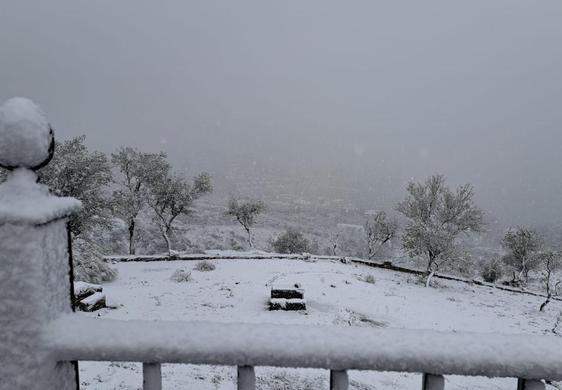 Nieve caída en Nívar este sábado.