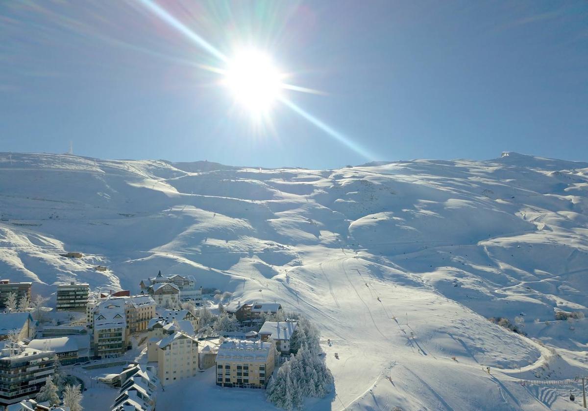 La mayor nevada de los últimos años en Sierra Nevada, en imágenes