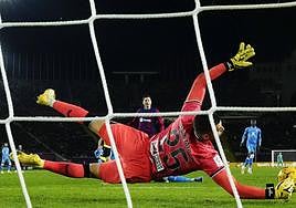 Luis Maximiano, en una de sus grandes actuaciones en Montjuic.