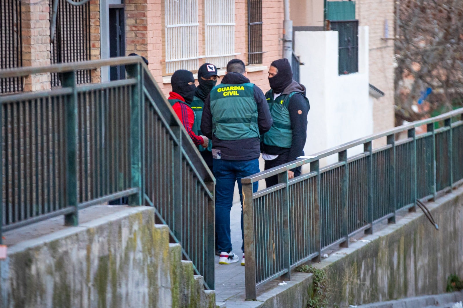 Las imágenes de la operación antidroga en la zona Norte de Granada