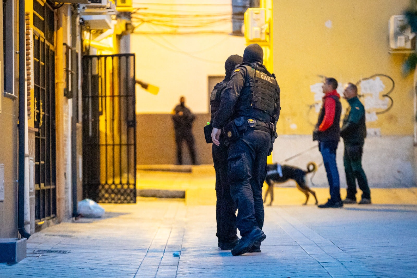 Las imágenes de la operación antidroga en la zona Norte de Granada