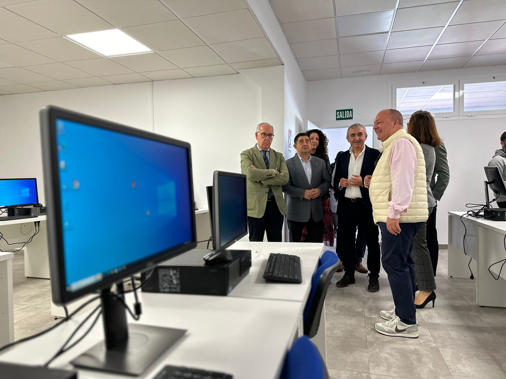 Visita de las autoridades al centro de formación 'Puerta de la Bética'.