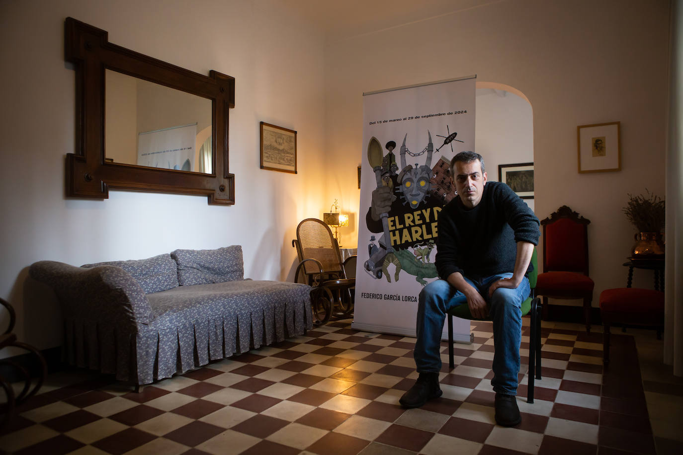 Álvaro García (Seisdedos) en el salón de la Huerta de San Vicente.