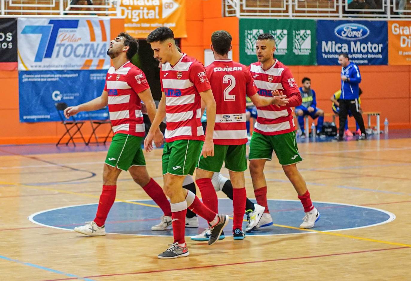 Los jugadores del Sima Granada celebran un gol.