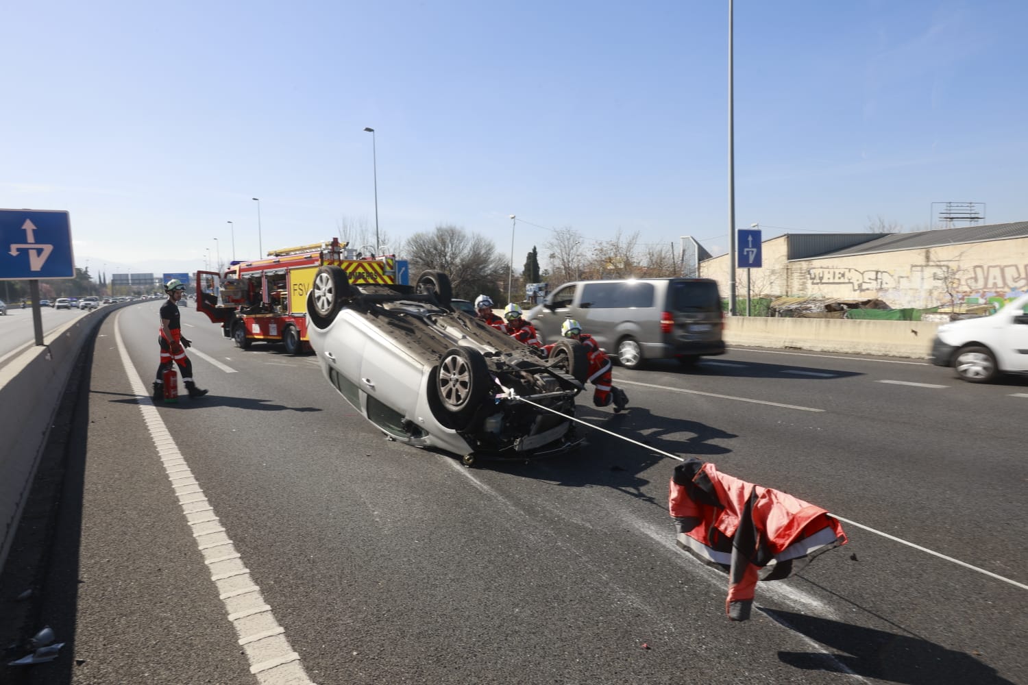 Espectaculares imágenes de un accidente en la autovía de Granada