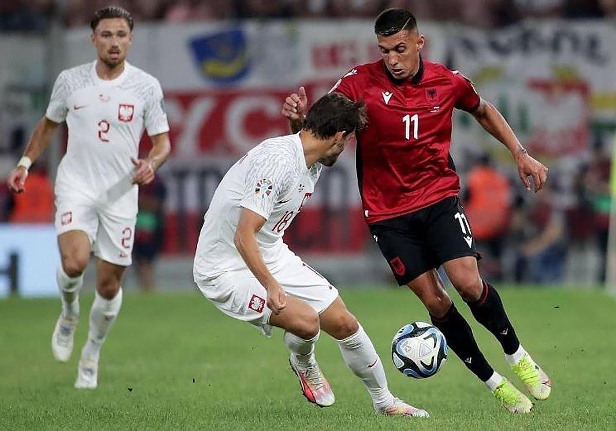 Myrto Uzuni, durante un partido anterior con Albania.