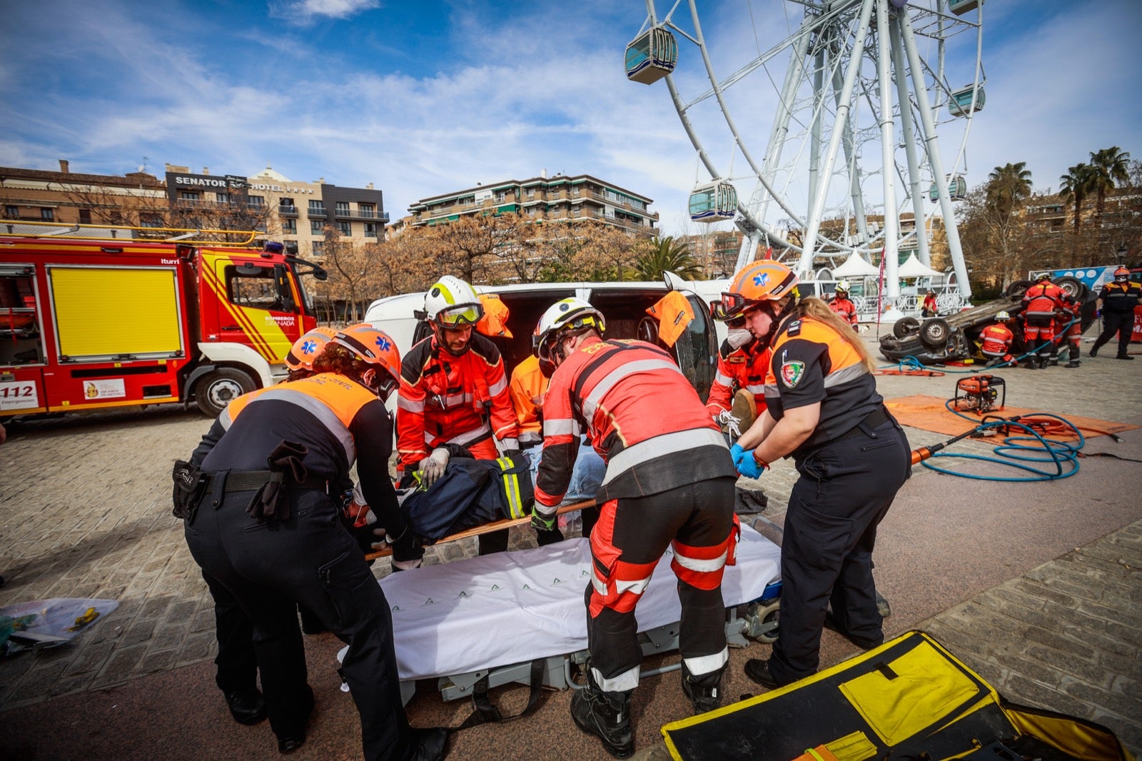 El espectacular simulacro de gran accidente en Granada, en imágenes