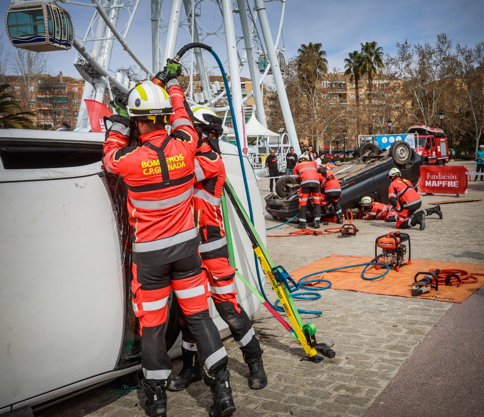 El espectacular simulacro de gran accidente en Granada, en imágenes