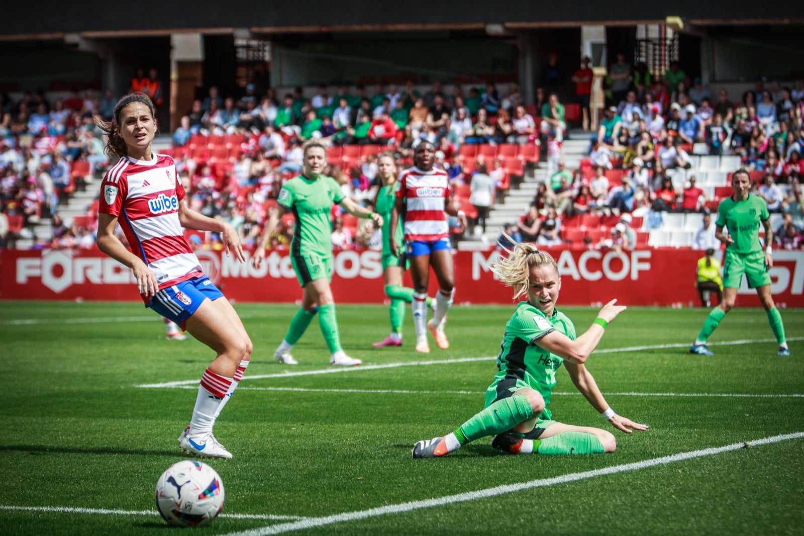 El Granada - Atlético de Madrid visto a pie de campo