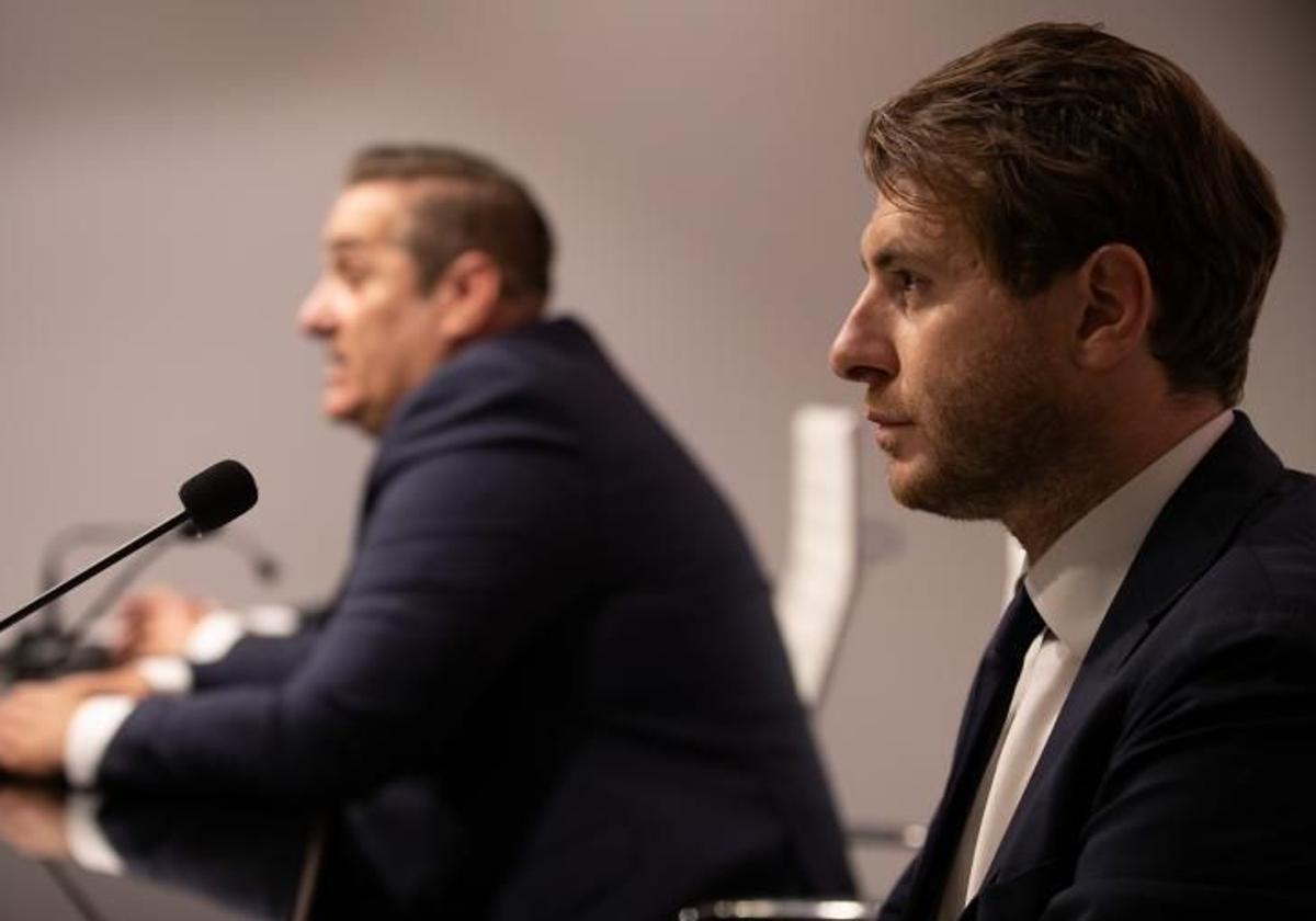 El director deportivo del Granada, Matteo Tognozzi, durante la presentación de Sandoval.