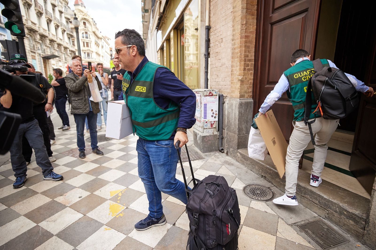 Las imágenes del registro de la casa de Luis Rubiales en Granada