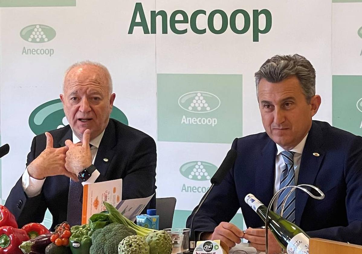 Anecoop supera los 1.000 millones de euros en negocio en la última campaña