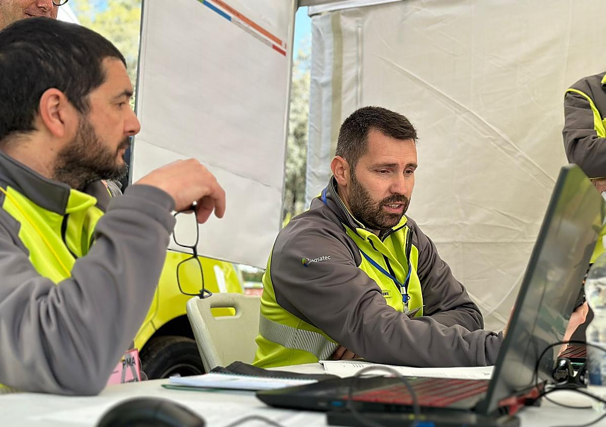 Imagen secundaria 1 - Así suenan en Andújar los teléfonos móviles ante un aviso de incendio