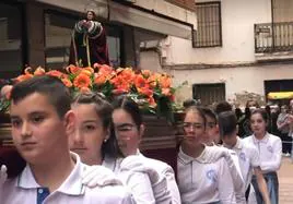 San Juan en procesión durante la Semana Santa 'chica'.