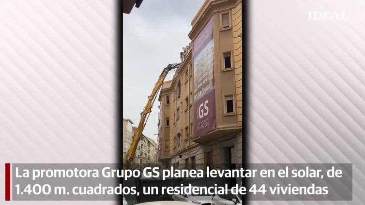 Demolición de un edificio de Alhamar para construir viviendas de lujo