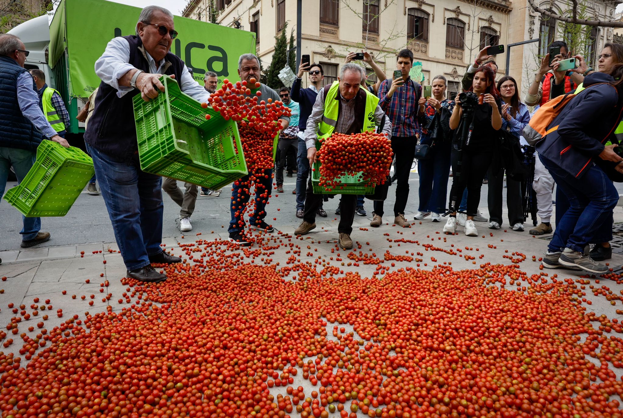 La tractorada de Granada, en imágenes