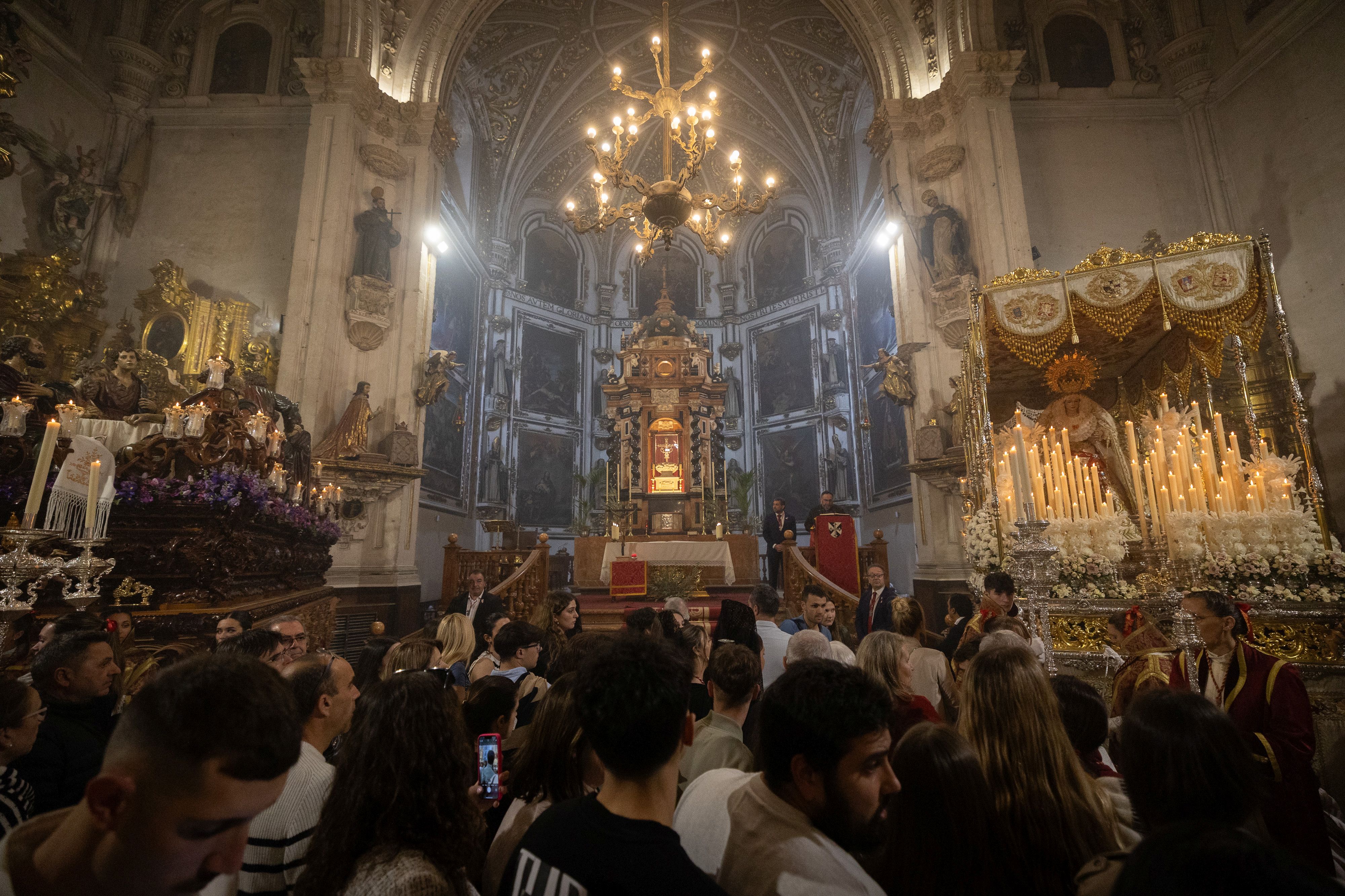 Las imágenes más íntimas y sorprendentes del Domingo de Ramos en Granada