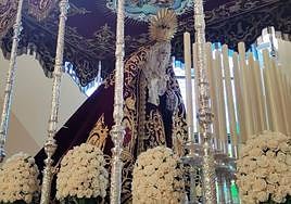 María Santísima de la Caridad y Consolación luce ya el manto nuevo para el Domingo de Ramos.