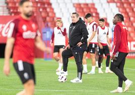 Sandoval, en el entreno en Los Cármenes.