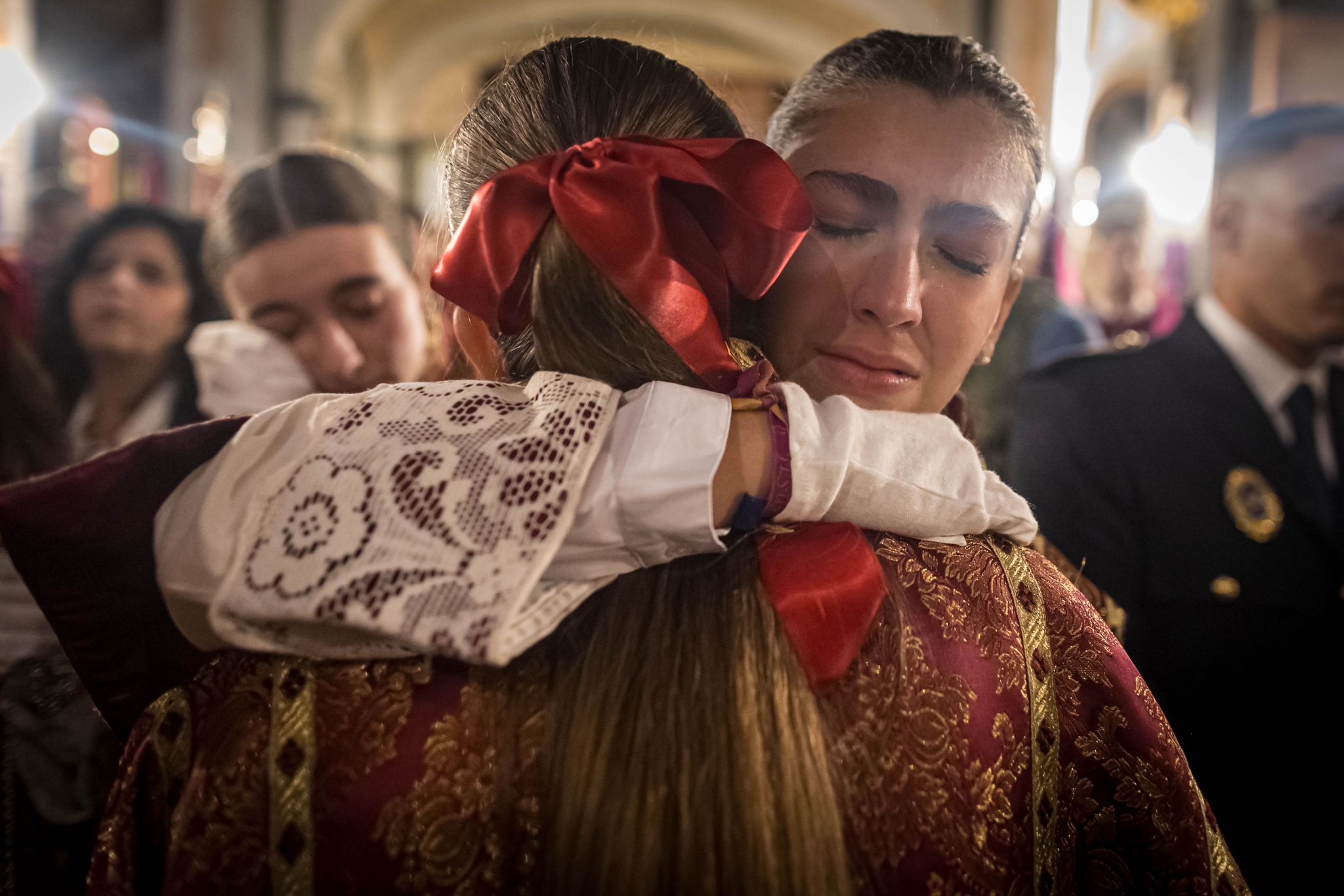 Las fotos de los momentos más íntimos y emotivos del Lunes Santo en Granada