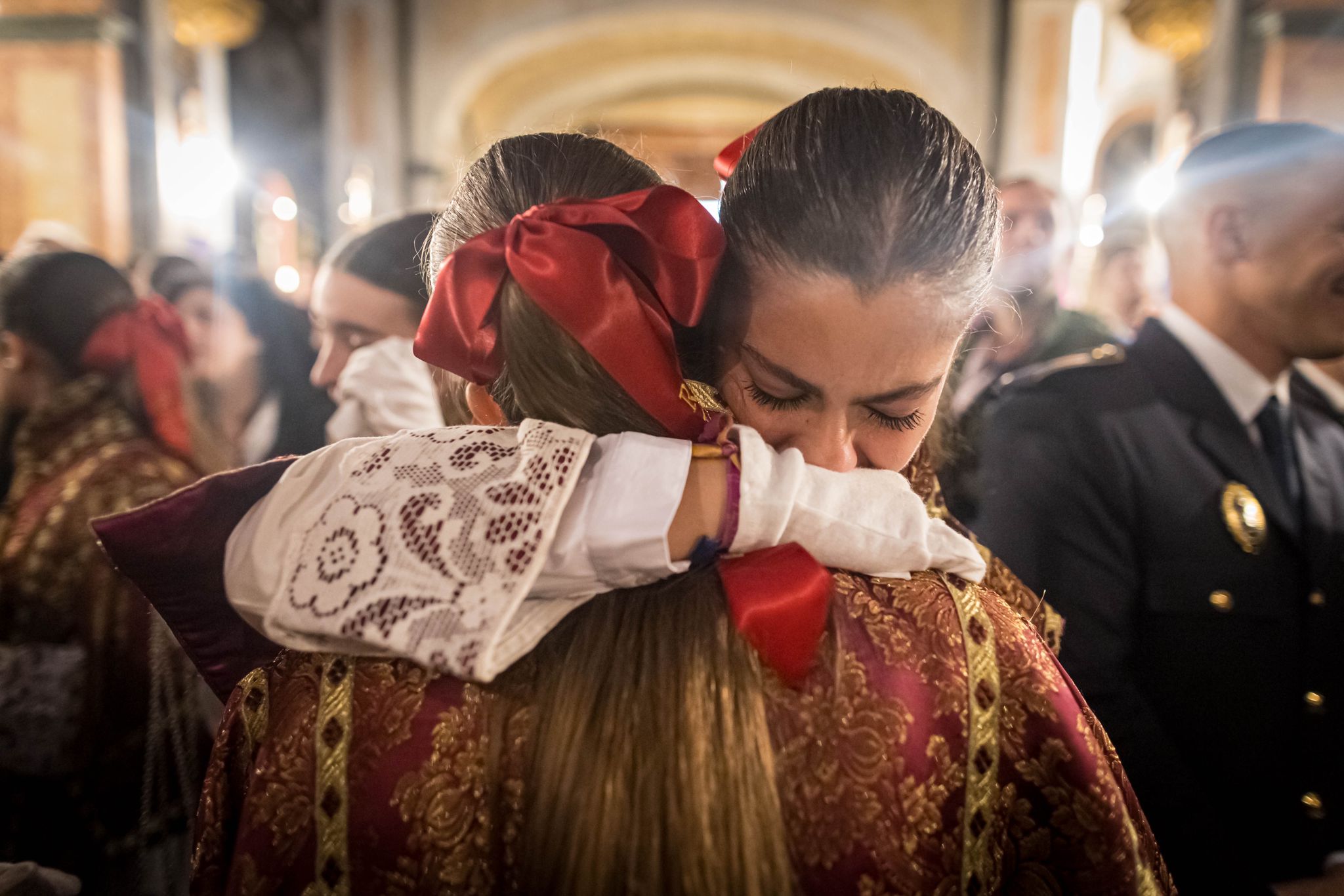 Las fotos de los momentos más íntimos y emotivos del Lunes Santo en Granada