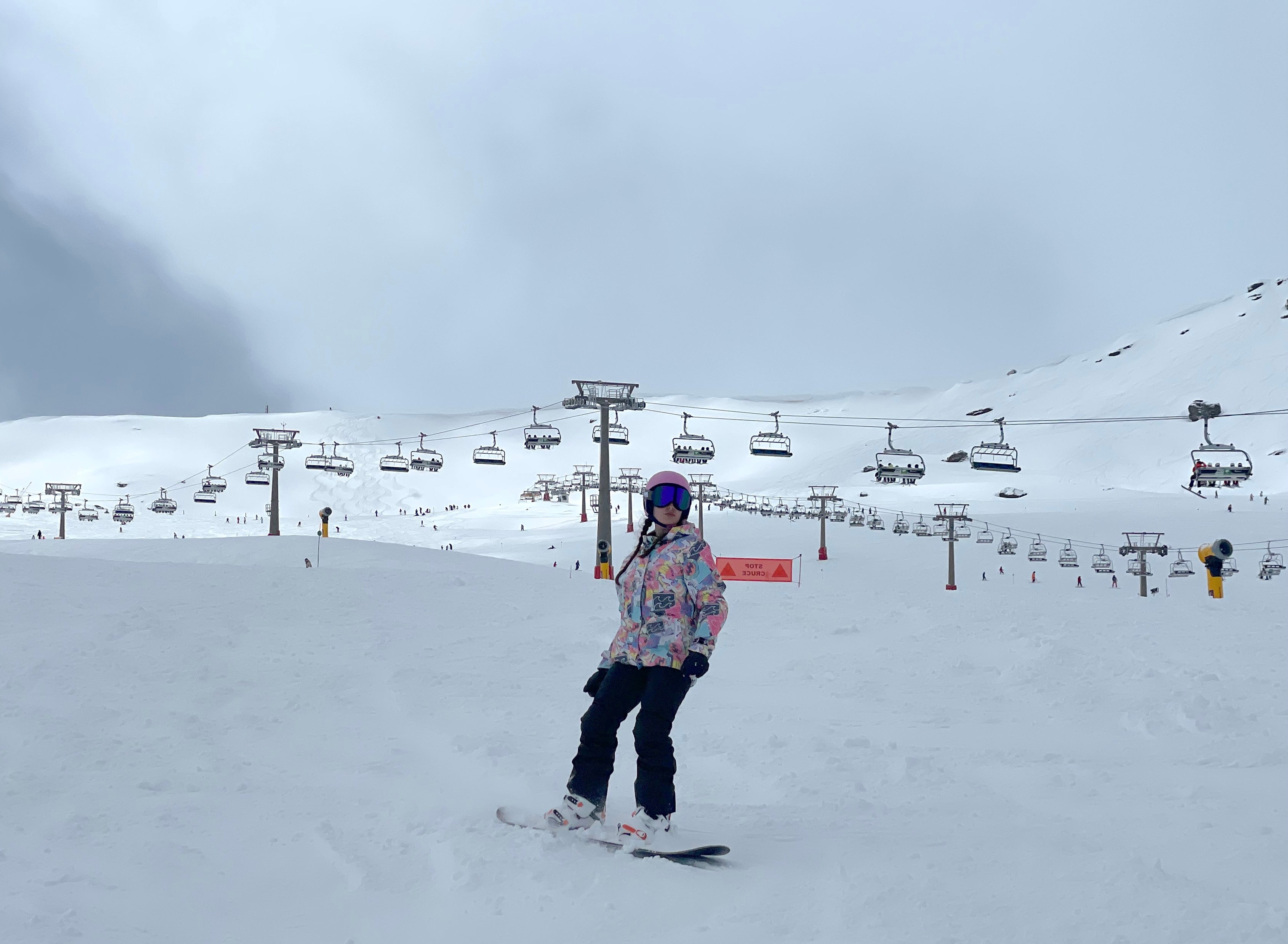 Sierra Nevada luce espectacular con los copos caídos en Martes Santo