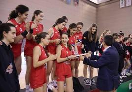 Uno de los equipos premiados en el torneo del Fundación CB Granada.