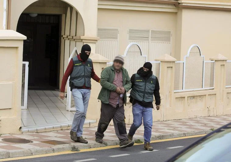 Detienen a un policía local de Granada acusado de yihadismo