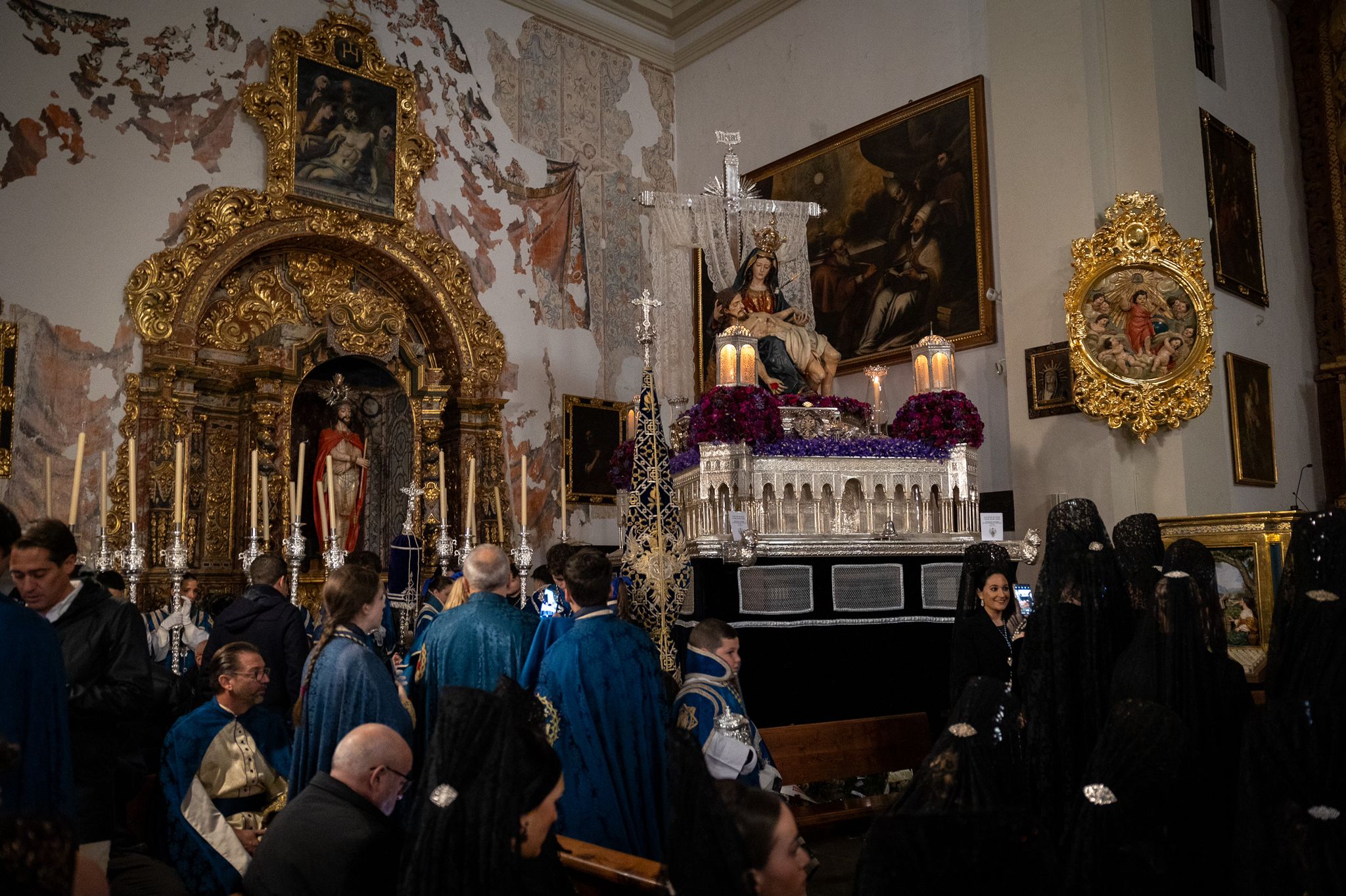 Las imágenes del Sábado Santo en Granada