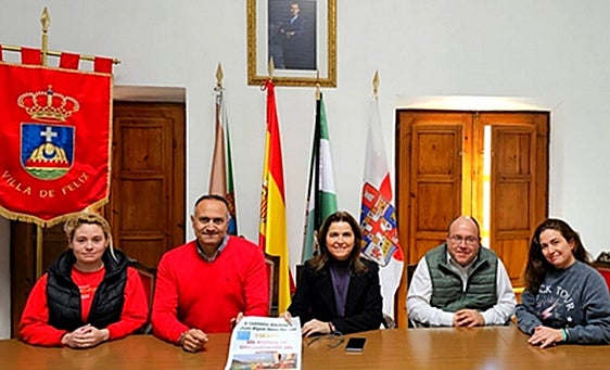 La presentación del acto en el Ayuntamiento de Felix.