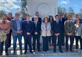 Políticos en la inauguración de la estación depuradora de Rus-Canena-La Yedra.