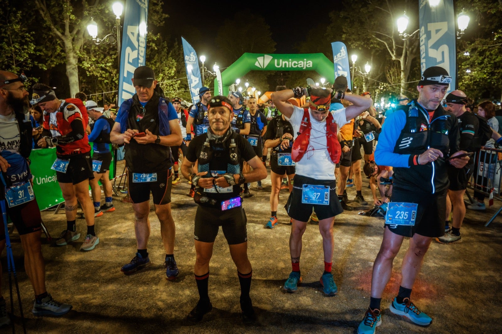 La salida de la Ultra de Sierra Nevada, en imágenes