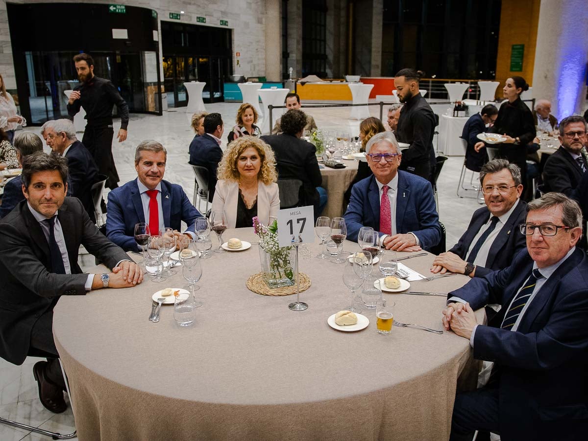 Las mejores imágenes de la cena homenaje a Eduardo Peralta