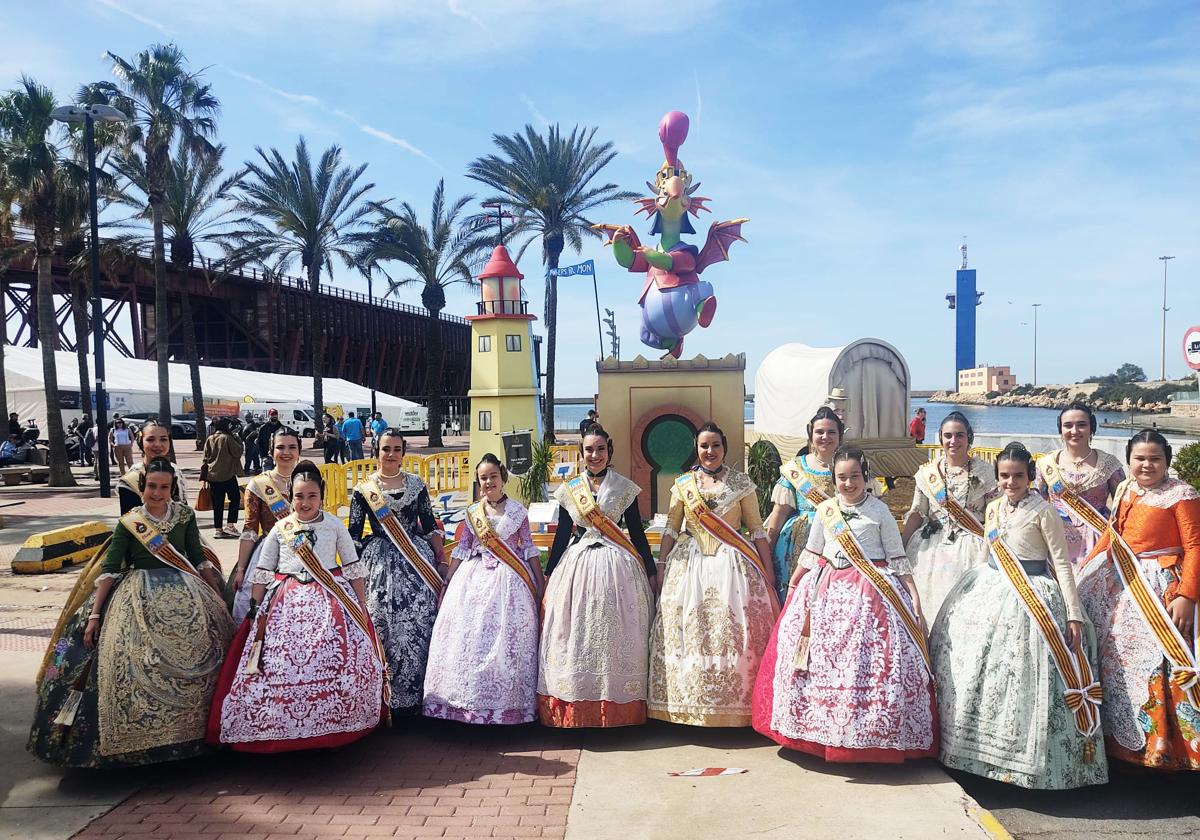 Más de 3.500 falleros y falleras convierten Almería en una Valencia en Fallas