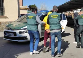 Detención llevada a cabo por la Guardia Civil en una imagen de archivo.