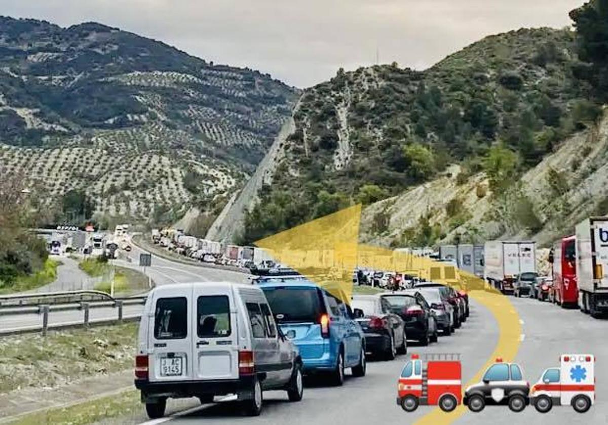 El corredor de emergencias recreado por Bomberos sobre la foto publicada ayer por IDEAL.