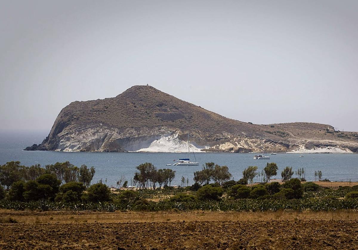 Vista de la playa de los «Genoveses» en el Parque Natural Cabo de Gata.