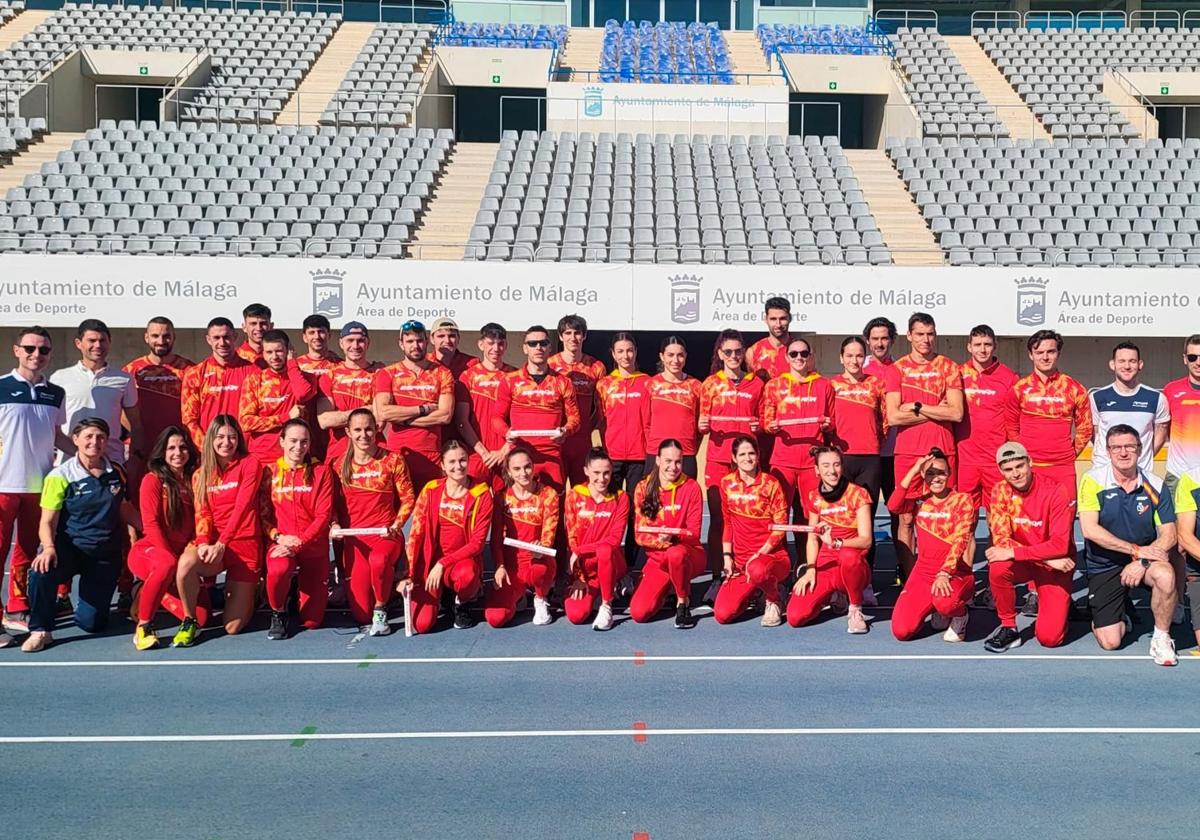 Integrantes de los equipos españoles de relevos, durante una concentración anterior.