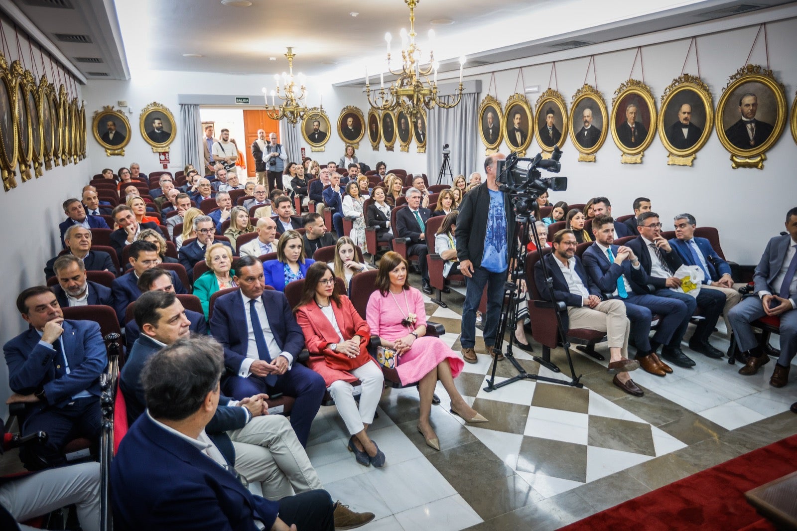 Las imágenes de la presentación del libro de Pepe Macanás