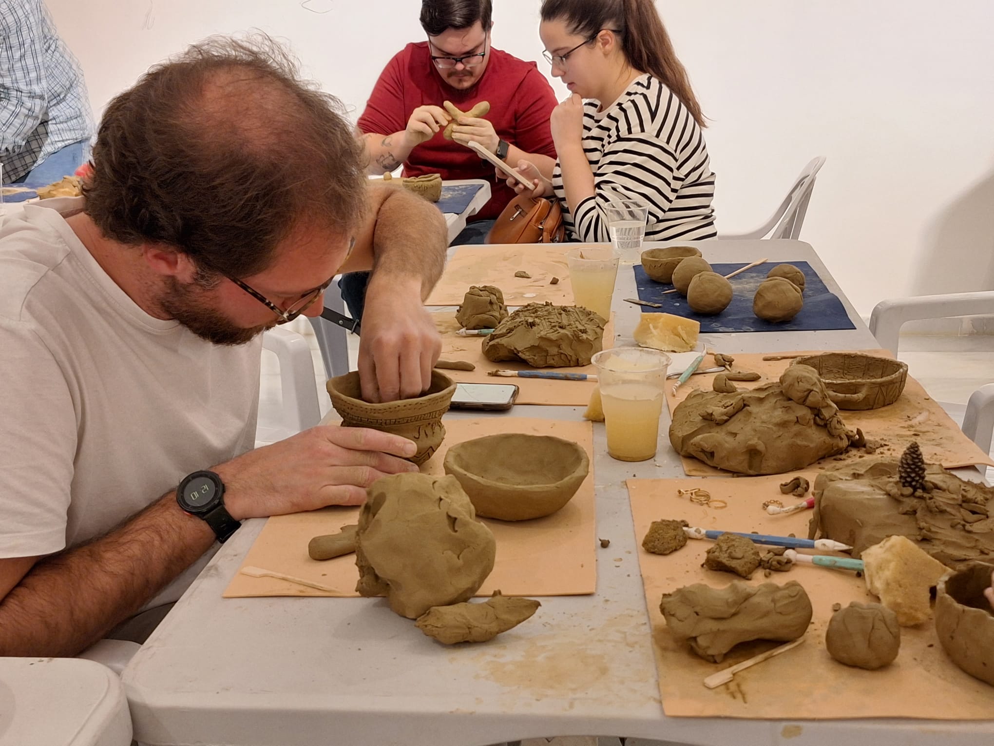 Taller de cerámica para los participantes en el congreso de Prehistoria y Protohistoria.