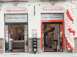 La multinacional Rossmann de cosmética y droguería.
