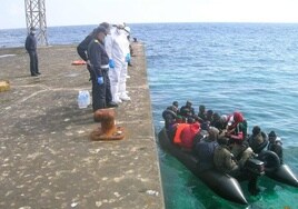 Imagen de archivo de la llegada de una patera a la Isla de Alborán.