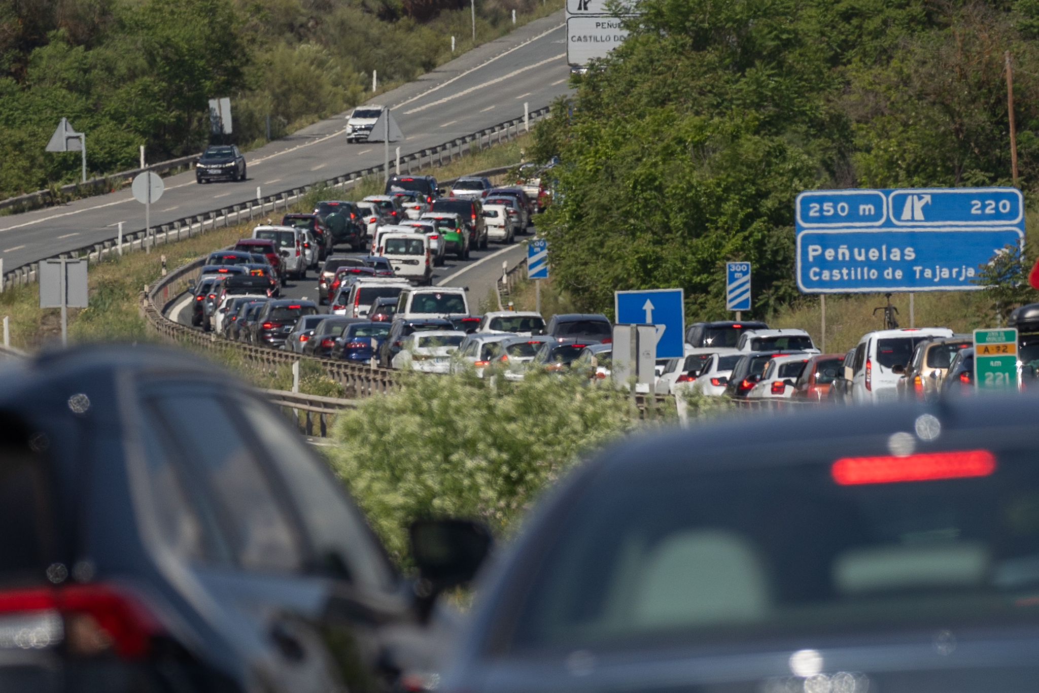 La zona cero un día después de la tormenta que colapsó la A-92