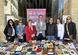 V Feria del Intercambio de Libros organizado por el club de lectura 'Baeza Lee'.