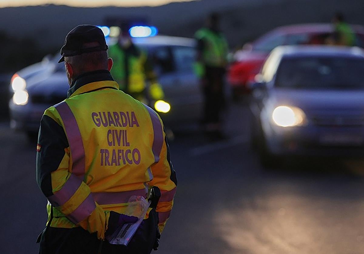 Muere un hombre tras incendiarse la furgoneta en la que viajaba en Torredonjimeno