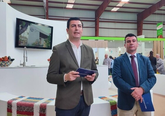 José Francisco Garrido y Jesús Guerrero en la presentación del futuro Centro de Interpretación de la Agricultura Almeriense.