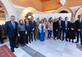 Foto de familia en el Alhambra Palace con instituciones