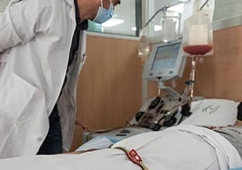 Un paciente donando médula ósea, de archivo.