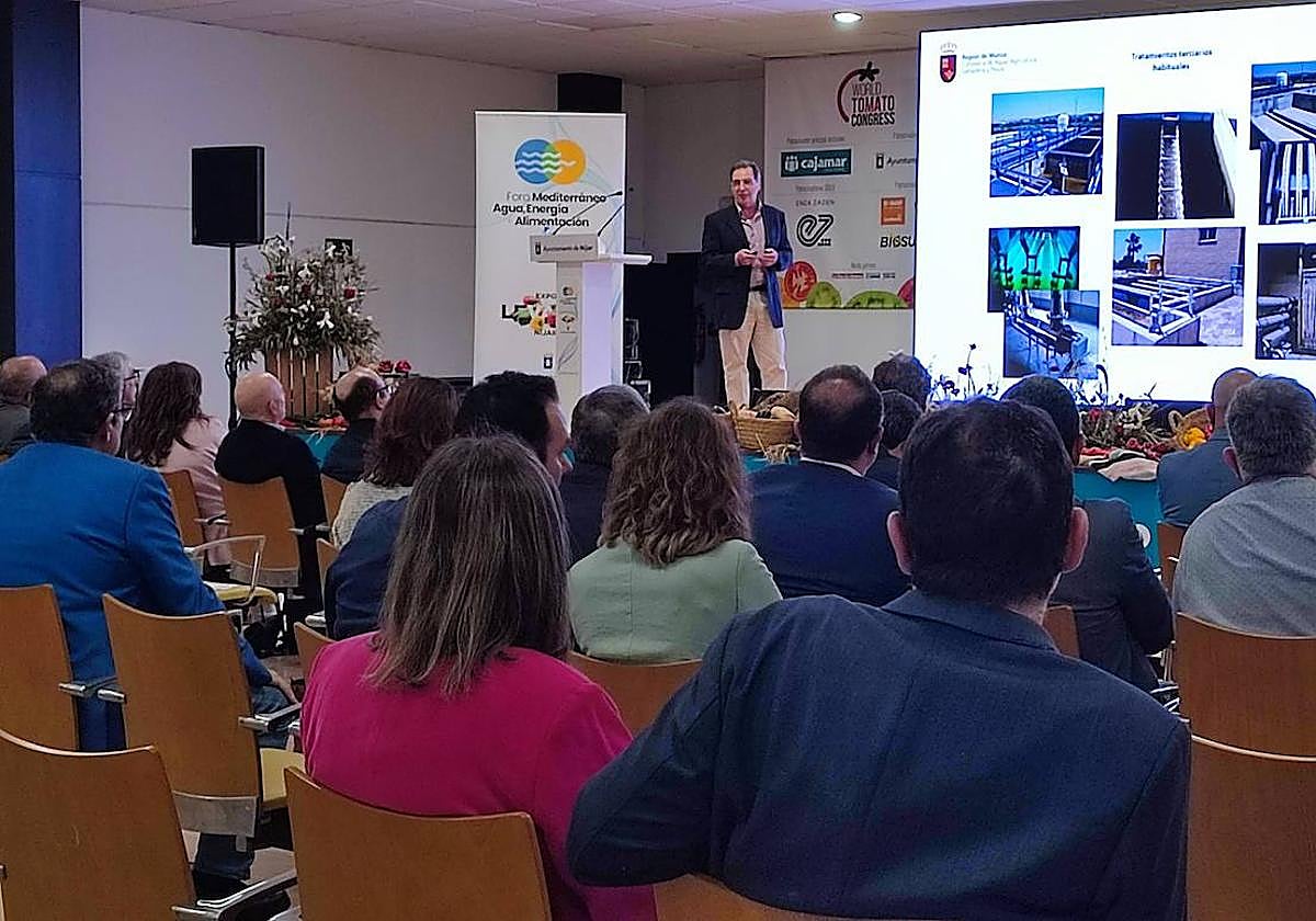 El futuro de la agricultura ligada al agua centra la última jornada de Expolevante