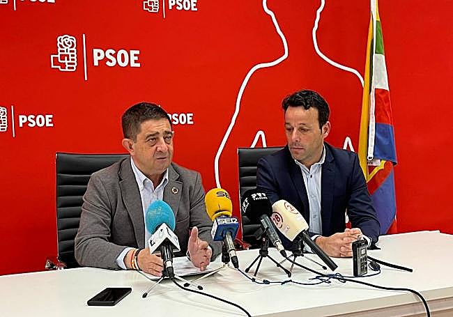 Francisco Reyes y Javier Perales, este viernes en Linares.